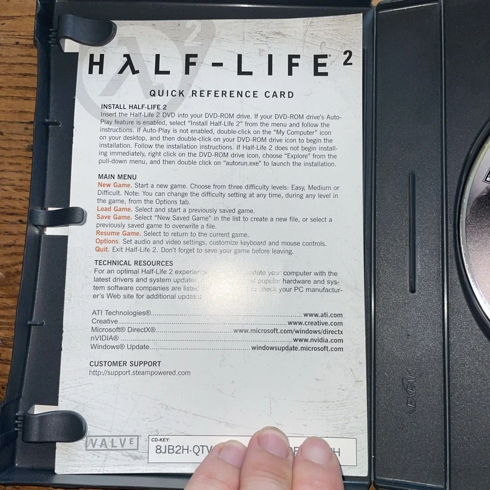 Half-Life 2 2006 Valve PC Game -‎ DVD Rom - W/ CD Key